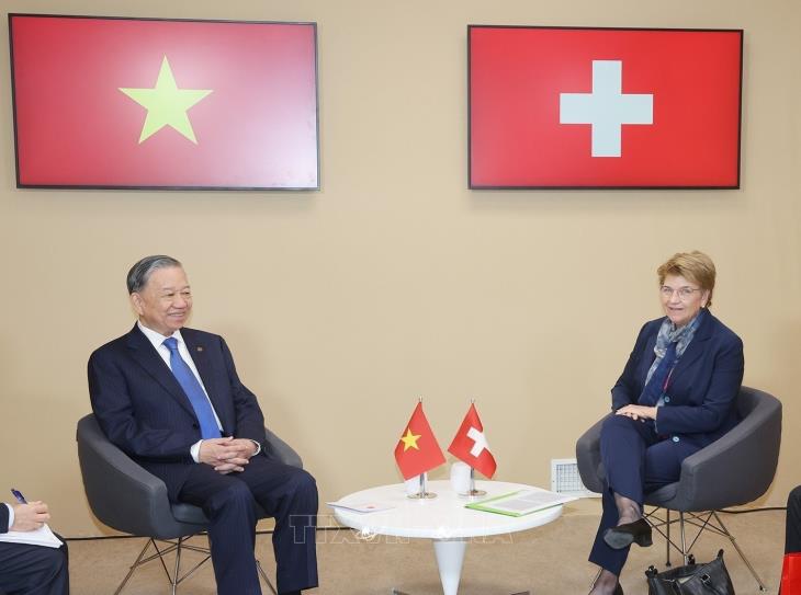 Tổng Bí thư, Chủ tịch nước Tô Lâm gặp song phương Tổng thống Thụy Sĩ Viola Amherd trong khuôn khổ Hội nghị cấp cao Pháp ngữ lần thứ 19 (5/10/2024)