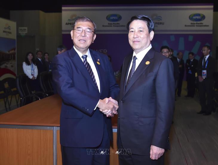 Chủ tịch nước Lương Cường gặp Thủ tướng Nhật Bản Ishiba Shigeru nhân dịp tham dự Tuần lễ cấp cao APEC 2024 tại Lima, Peru (16/11/2024)