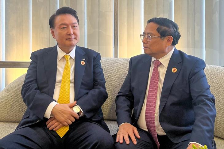 Thủ tướng Phạm Minh Chính gặp Tổng thống Hàn Quốc Yoon Suk Yeol nhân dịp tham dự Hội nghị thượng đỉnh G20 tại Brazil (18/11/2024)