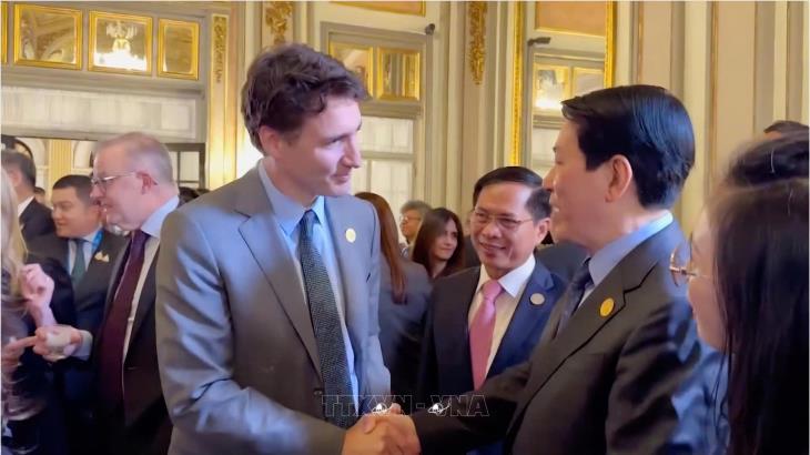 Chủ tịch nước Lương Cường gặp Thủ tướng Canada Justin Trudeau nhân dịp tham dự Tuần lễ cấp cao APEC 2024 tại Lima, Peru (15/11/2024)