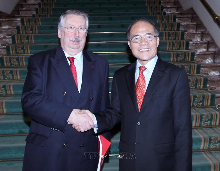 Chủ tịch Quốc hội Nguyễn Sinh Hùng thăm chính thức Nghị viện châu Âu và Vương quốc Bỉ (5-7/12/2011)