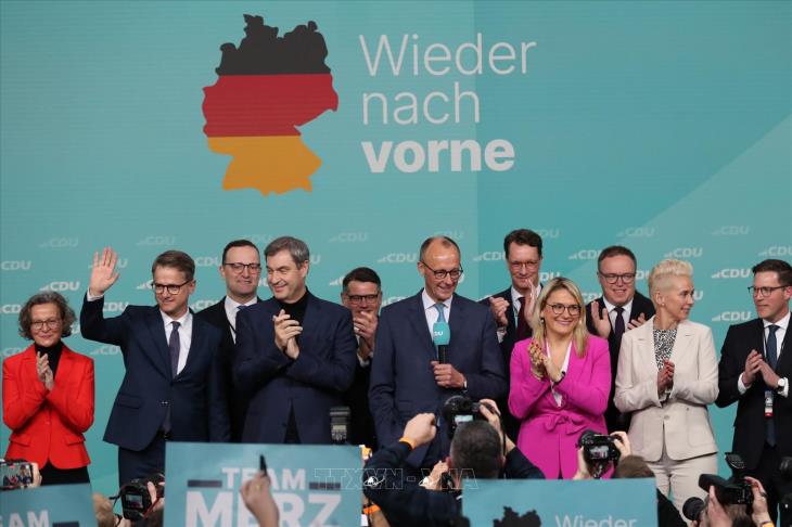 Liên minh CDU/CSU dẫn đầu trong cuộc bầu cử quốc hội Đức trước thời hạn