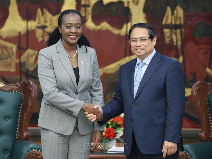 Bộ trưởng Quốc phòng Kenya Soipan Tuya đến Việt Nam dự Hội nghị thượng đỉnh P4G lần thứ 4 tại Hà Nội (16-17/4/2025)