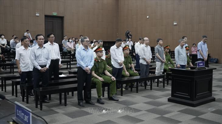 Xét xử sơ thẩm cựu Thứ trưởng Bộ Công thương Hoàng Quốc Vượng và đồng phạm trong vụ án dự án điện mặt trời (21-30/4/2025)