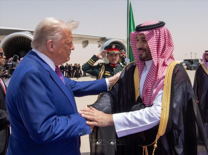 Tổng thống Mỹ Donald Trump thăm Saudi Arabia, Qatar và UAE