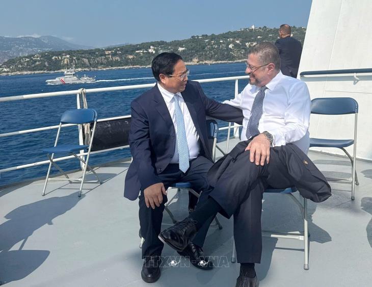 Thủ tướng Phạm Minh Chính gặp Tổng thống Costa Rica Rodrigo Chaves nhân dịp dự Hội nghị Đại dương Liên hợp quốc tại Pháp (8/6/2025)