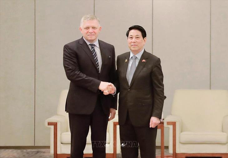 Chủ tịch nước Lương Cường tiếp Thủ tướng Slovakia Robert Fico nhân dịp tham dự Lễ kỷ niệm 80 năm chiến thắng phát-xít tại Trung Quốc (3/9/2025)