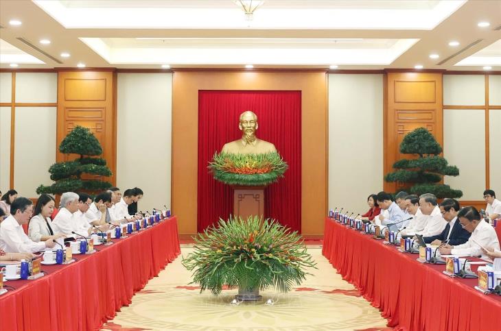 Tổng Bí thư Tô Lâm chủ trì buổi làm việc của Bộ Chính trị với Ban Thường vụ Đảng ủy Mặt trận Tổ quốc, các đoàn thể Trung ương