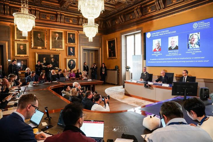 Giải thưởng Nobel 2025