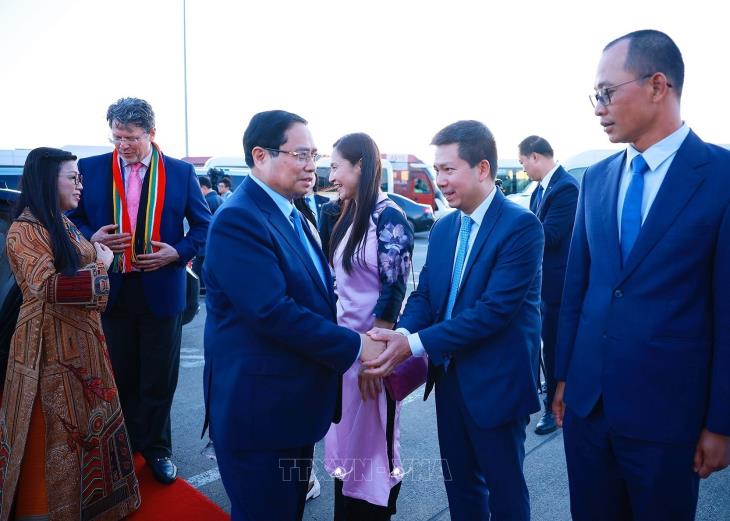 Thủ tướng Phạm Minh Chính về tới Hà Nội, kết thúc tốt đẹp chuyến thăm, làm việc tới Kuwait, Algeria và Nam Phi        