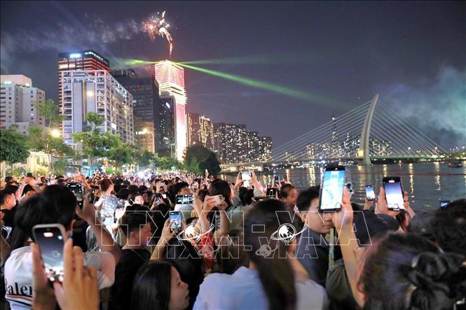 Thủ tướng chỉ đạo tổ chức Tết vui tươi, lành mạnh, an toàn, tiết kiệm