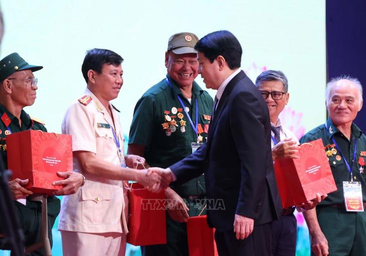 Chủ tịch nước quyết định hai mức quà tặng cho người có công với cách mạng nhân dịp Tết Nguyên đán Bính Ngọ