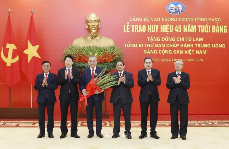 Lễ trao Huy hiệu 45 năm tuổi Đảng tặng Tổng Bí thư Tô Lâm