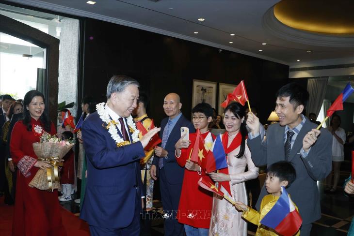 Tổng Bí thư, Chủ tịch nước Tô Lâm và Phu nhân đến thủ đô Manila thăm cấp Nhà nước Cộng hòa Philippines