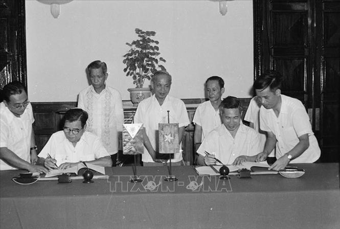 Nguyễn Cơ Thạch (1921-1998)