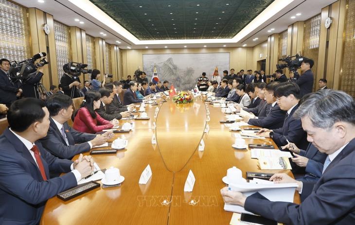 Chủ tịch Quốc hội Trần Thanh Mẫn hội đàm với Chủ tịch Quốc hội Hàn Quốc Cho Jeong Sik