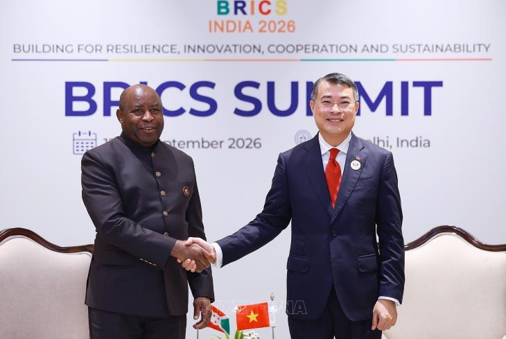 Thủ tướng Lê Minh Hưng gặp Tổng thống Burundi
