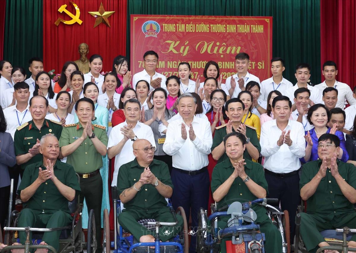 Người có công với cách mạng