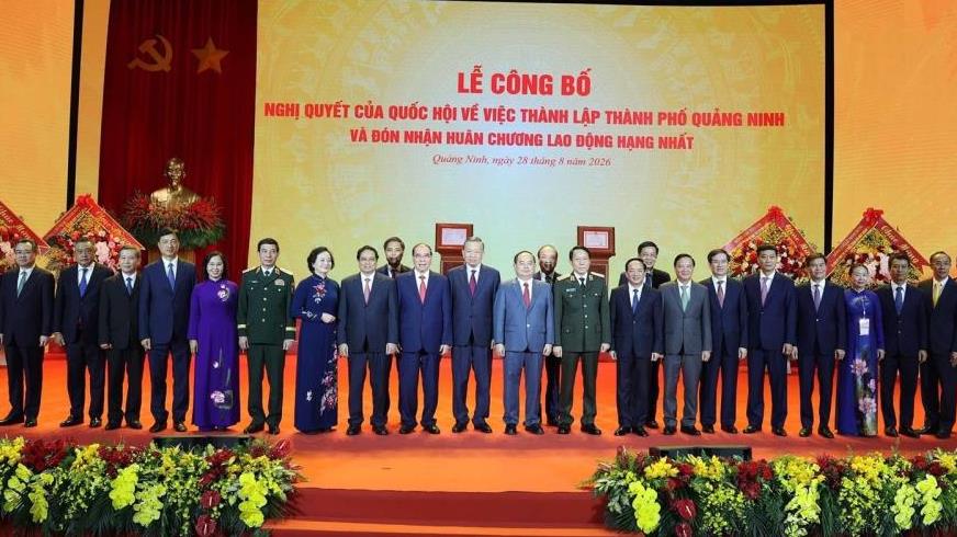 Lễ công bố thành lập thành phố Quảng Ninh và đón nhận Huân chương Lao động hạng Nhất